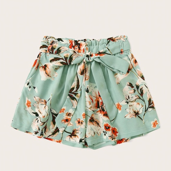 Mint Green Floral Belted Flowy Shorts - Picture 4 of 7